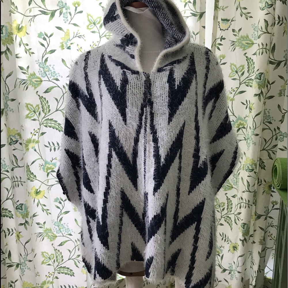 Wrap Poncho Soft And Fuzzy - image 1